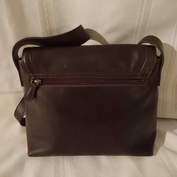 Liz Claiborne Brown Leather Shoulder Bag Purse - Picture 2 of 16